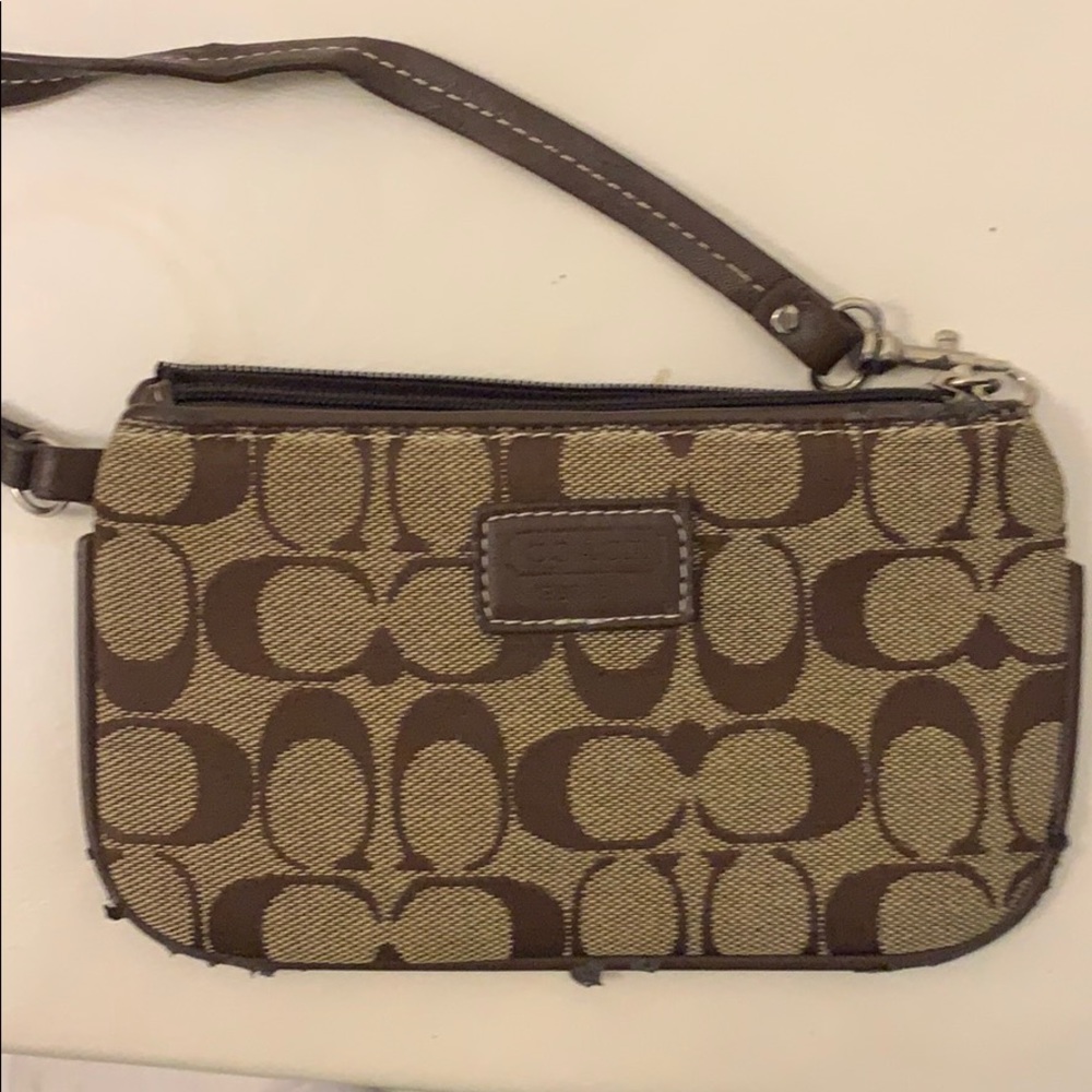 Coach wristlet excellent condition